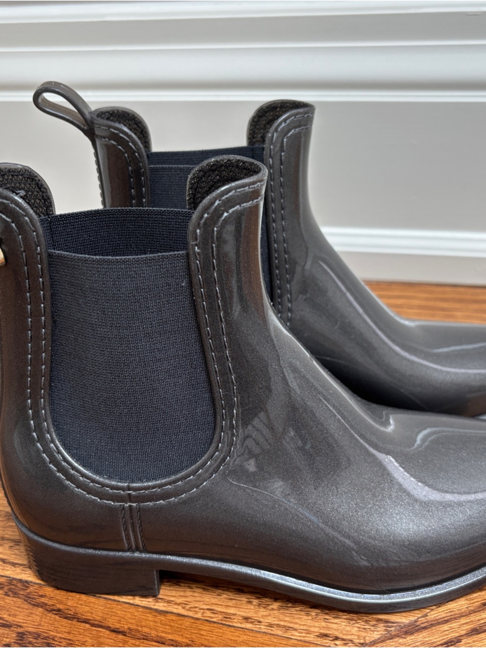 Women's Chelsea Rain Ankle Boots in Glossy Dark Gray